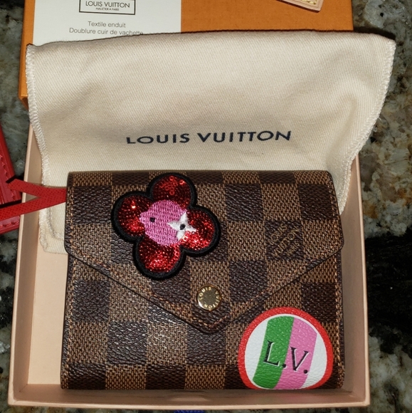 NEW Louis Vuitton Victorine Wallet - Picture 3 of 8